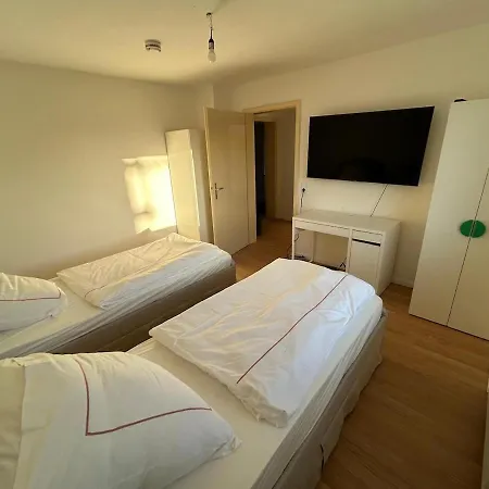For Workers In Koetz, Guenzburg, A8, With 4 Beds, Garage Apartman *