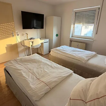 For Workers In Koetz, Guenzburg, A8, With 4 Beds, Garage *