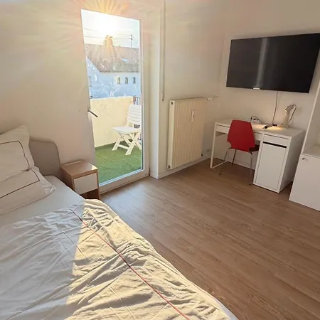For Workers In Koetz, Guenzburg, A8, With 4 Beds, Garage Apartman